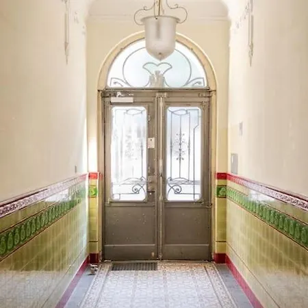Nap Club - Stylish & Quiet Base In Vibrant Kiez * Berlin