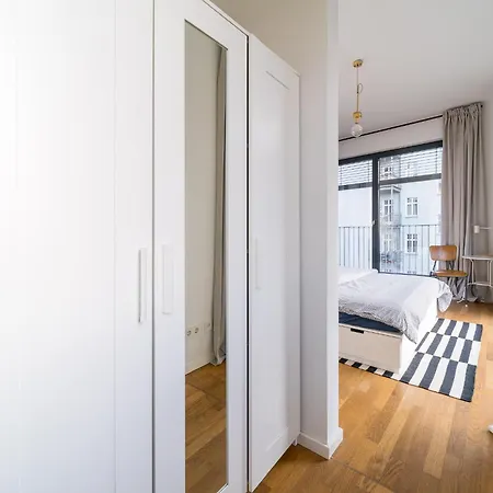 Apartment 2 Bedroom Mauerpark-apartment, Mitte View Calendar *