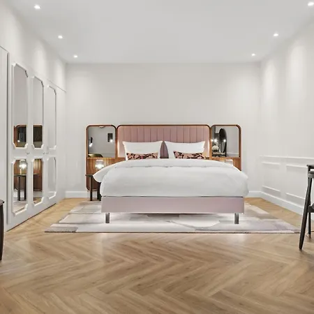 Bristol Отель 5*