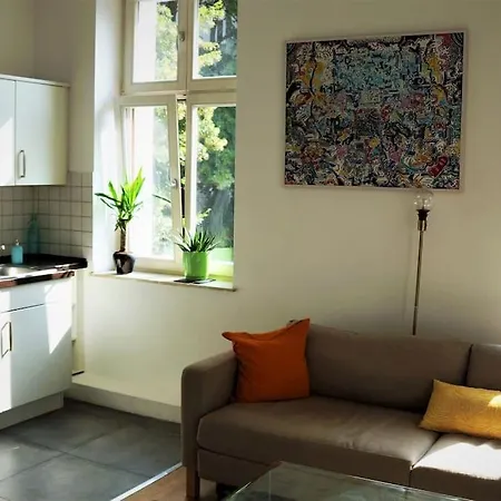 Bright & Lovely Centre Apartment