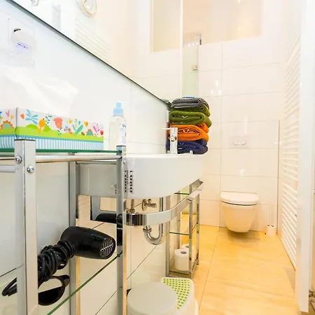 Aptc Downtown Monument4rent Near Checkpoint Charlie *