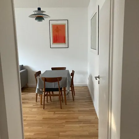 Canal-Front At Maybachufer - Private Room In Newly Renovated 80 Sqm Two-Bedroom Apartment