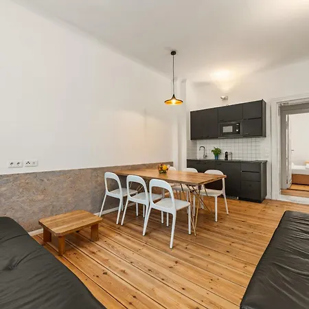 Mooeve Friedrichs Big Apartment *
