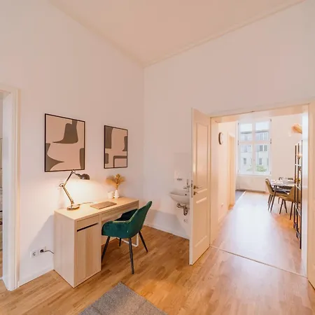 Homely - Chic Flat, View, Subway, Cafe, River Berlin