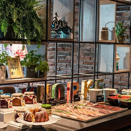 Hotel One Mitte 3*
