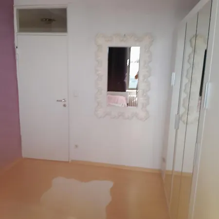 Leonardo Apartment