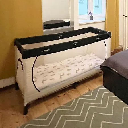 33 M Schoenhauser Allee Apartment