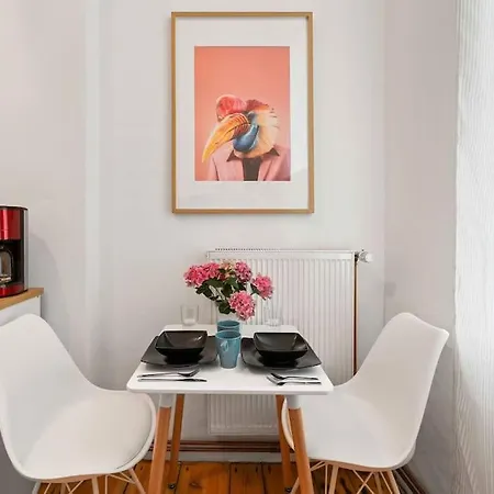 33 M Schoenhauser Allee Apartment *