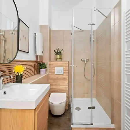 33 M Schoenhauser Allee Berlin