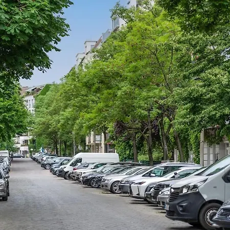 Apartment 33 M Schoenhauser Allee *