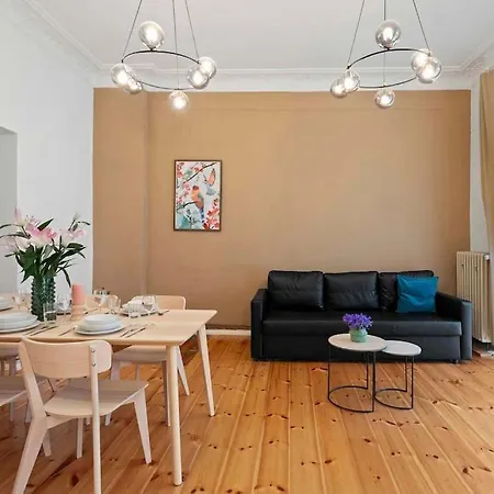 33 M Schoenhauser Allee Apartment *