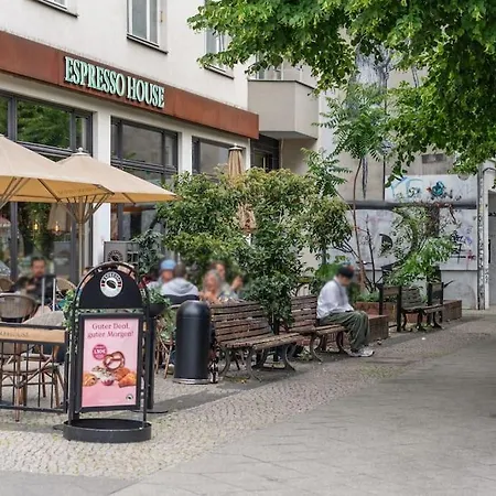 33 M Schoenhauser Allee Apartment Berlin