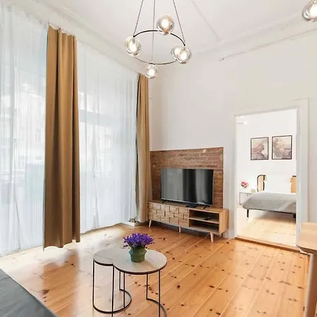 Apartment 33 M Schoenhauser Allee