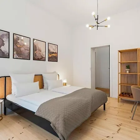 33 M Schoenhauser Allee Apartment Berlin