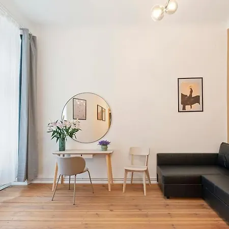 33 M Schoenhauser Allee Apartment *