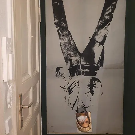 Southstar Apartment *