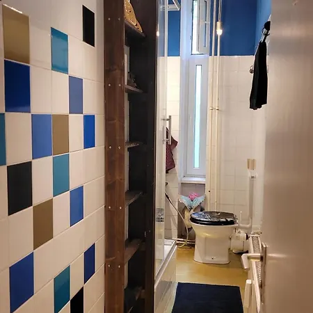 Southstar Apartment *