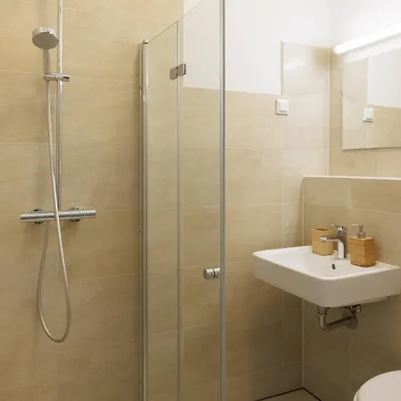 Generous In Central 4 Apartment Berlin
