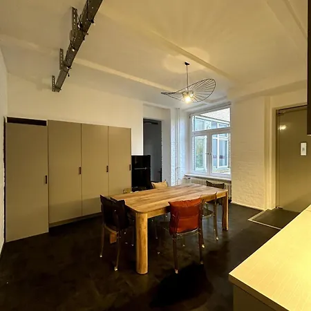 Cozy Rosy In Vibrant Area 4 Apartment