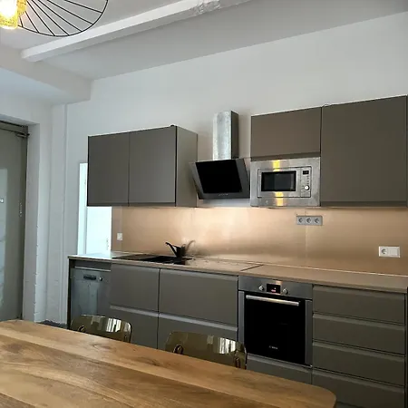 Cozy Rosy In Vibrant Area 4 Apartment Berlin