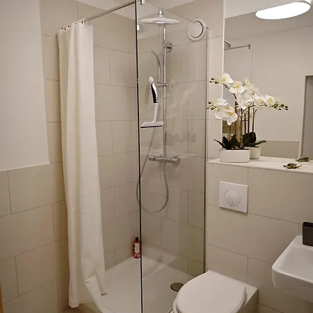 Apartment City Apt *
