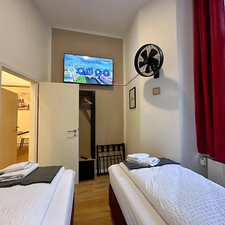 Fairapart 5 Rooms, 2 Baths, 120sq M Prenzlauer Berg * Berlin