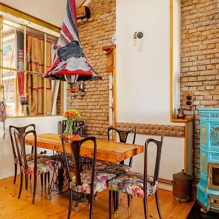 Steampunk Penthouse With Roof Terrace Apartment