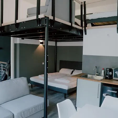 12 Monkeys Apartment *