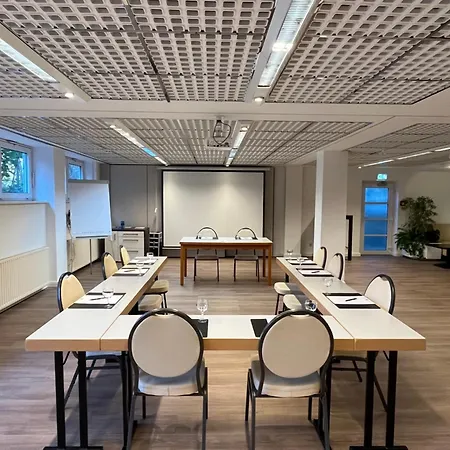 Senscity Spandau Otel 3*
