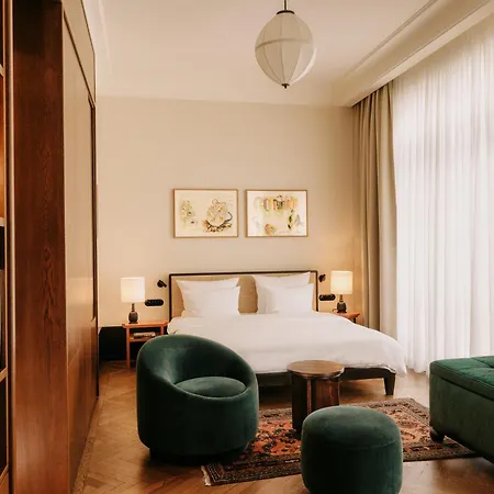 Boutique Chateau Royal Hotel 5*
