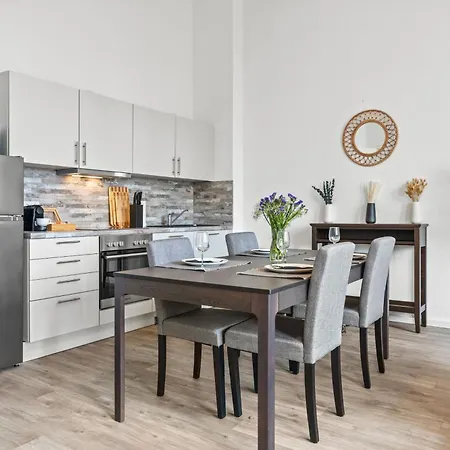 Mint Ueber Der Stadt Parken Kueche Wifi Apartment