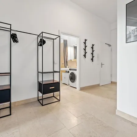 Mint Ueber Der Stadt Parken Kueche Wifi Apartment