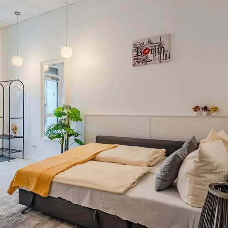 Apartment City *
