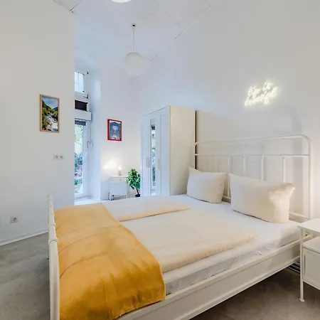 City Apartment *