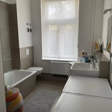 Apartment Wunderschoene, Grosszuegige Altbauwohnung In Mitte Berlin