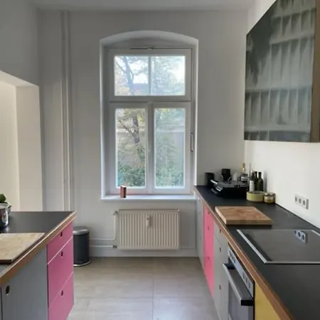 Wunderschoene, Grosszuegige Altbauwohnung In Mitte Berlin