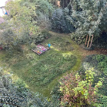 Wunderschoene, Grosszuegige Altbauwohnung In Mitte Berlin