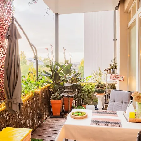 Quit And Designer Loft With Elevator Apartment