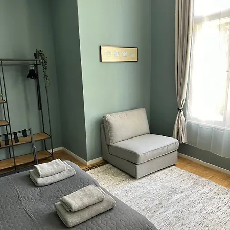 Jomi Stays, Brandenburgische Strasse 16 - Wohnen Beim Kurfuerstendamm Homestay Berlin