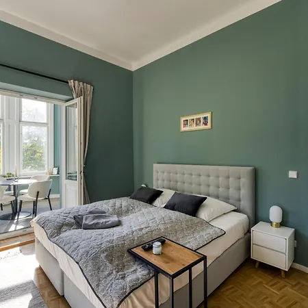 Jomi Stays, Brandenburgische Strasse 16 - Wohnen Beim Kurfuerstendamm Homestay Berlin