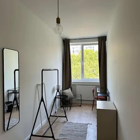 Helles Elegantes In Berlin-schoeneberg Apartment *