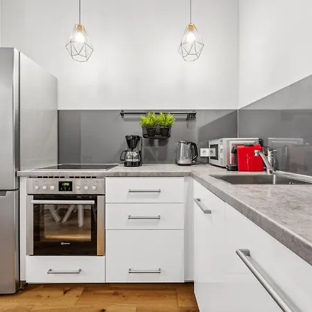 Apartment Center In Prenzlauerberg *