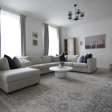 Holiday home Haus Mit Pool, Garten Und Gym In *