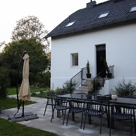 Haus Mit Pool, Garten Und Gym In Berlin