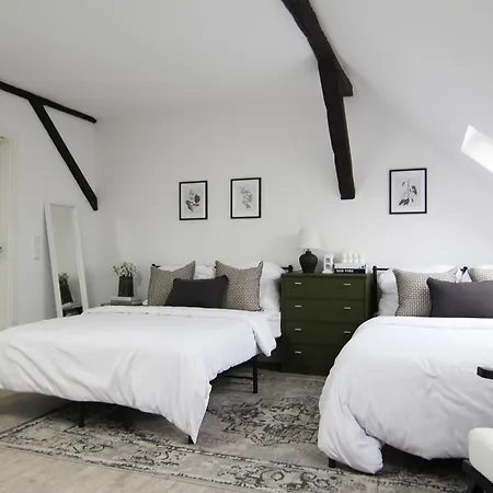 Haus Mit Pool, Garten Und Gym In Holiday home *