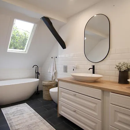 Haus Mit Pool, Garten Und Gym In * Berlin
