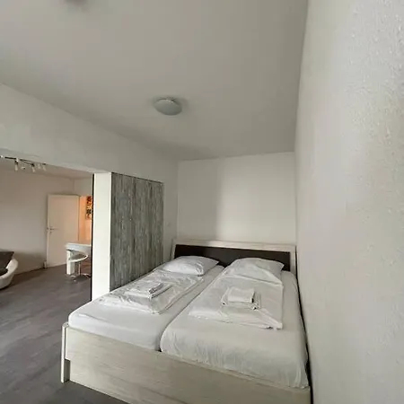 Attractive Flat Near Charlottenburg & Center Apartment