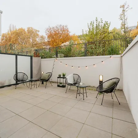Homely - Huge Terrace, Modern, Quiet, Near Kudamm *