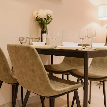 Homely - Huge Terrace, Modern, Quiet, Near Kudamm Berlin