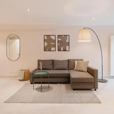 Homely - Huge Terrace, Modern, Quiet, Near Kudamm Apartment *